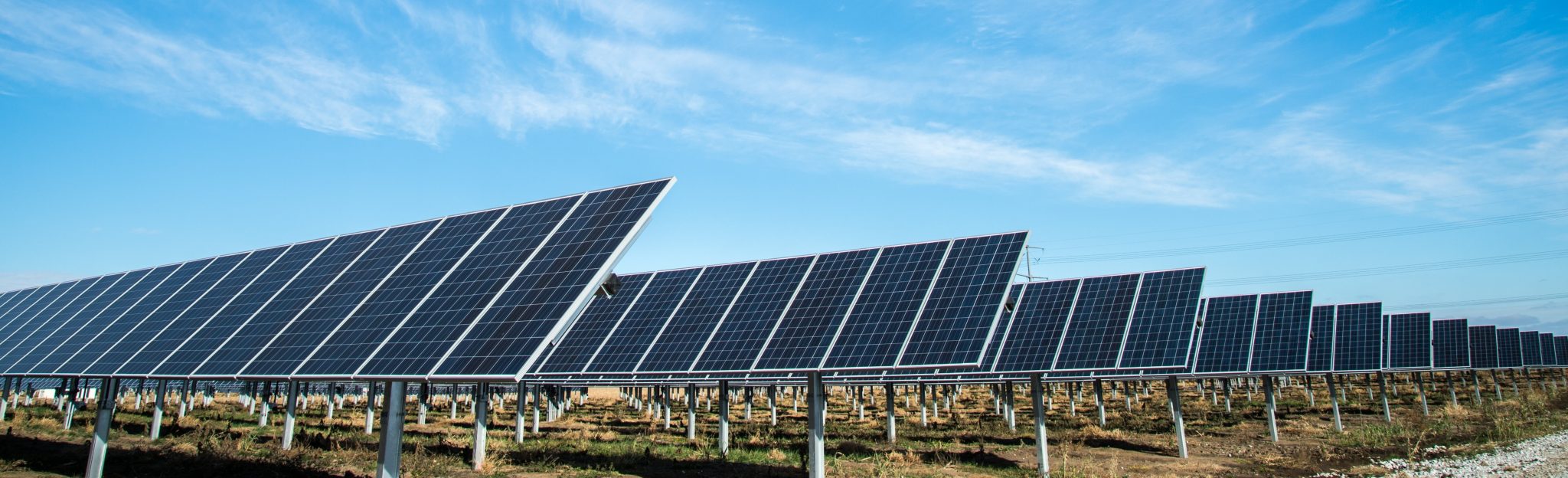 Solar-Panels-in-Field